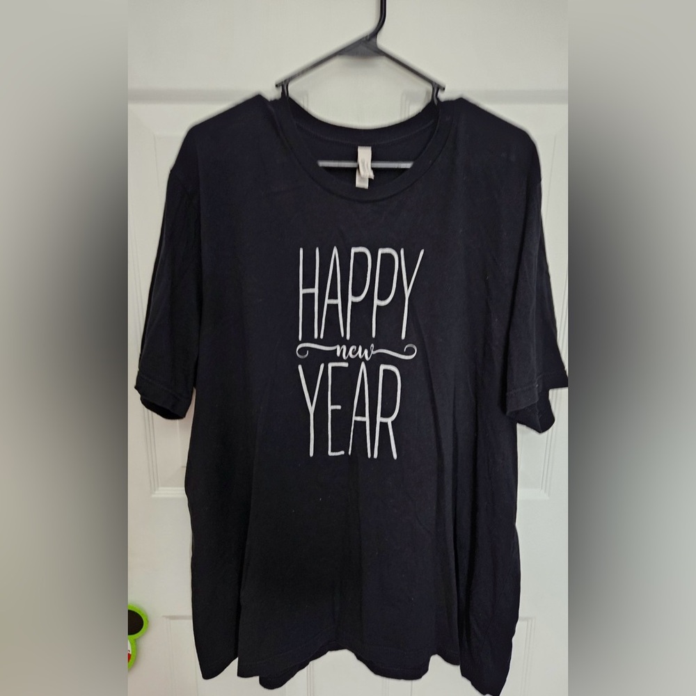Dean Clothing Company Women’s Size 3XL Black Happy New Year Tee